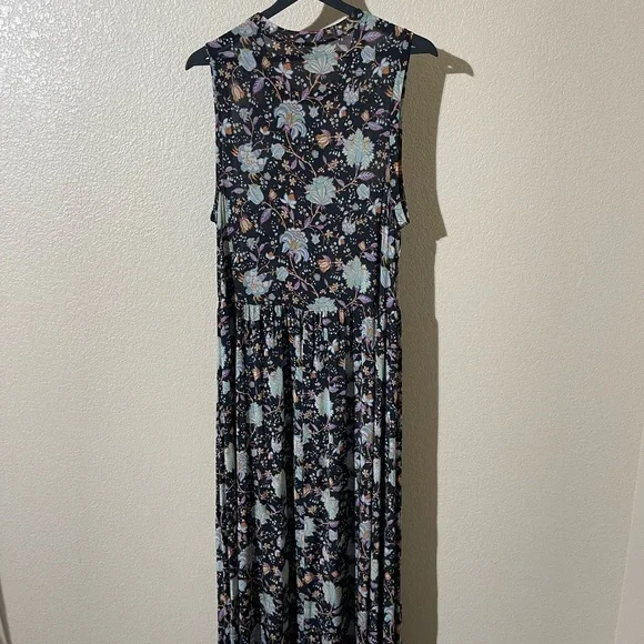 Sold - Picture 3 of 7